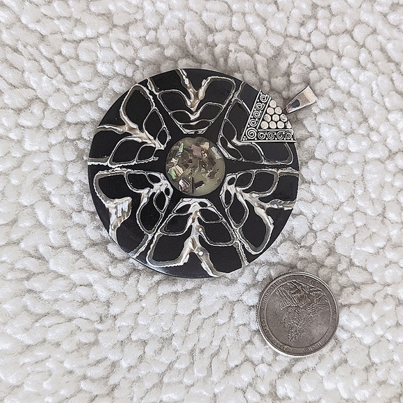 A Shell Pendant! - Picture 4 of 7